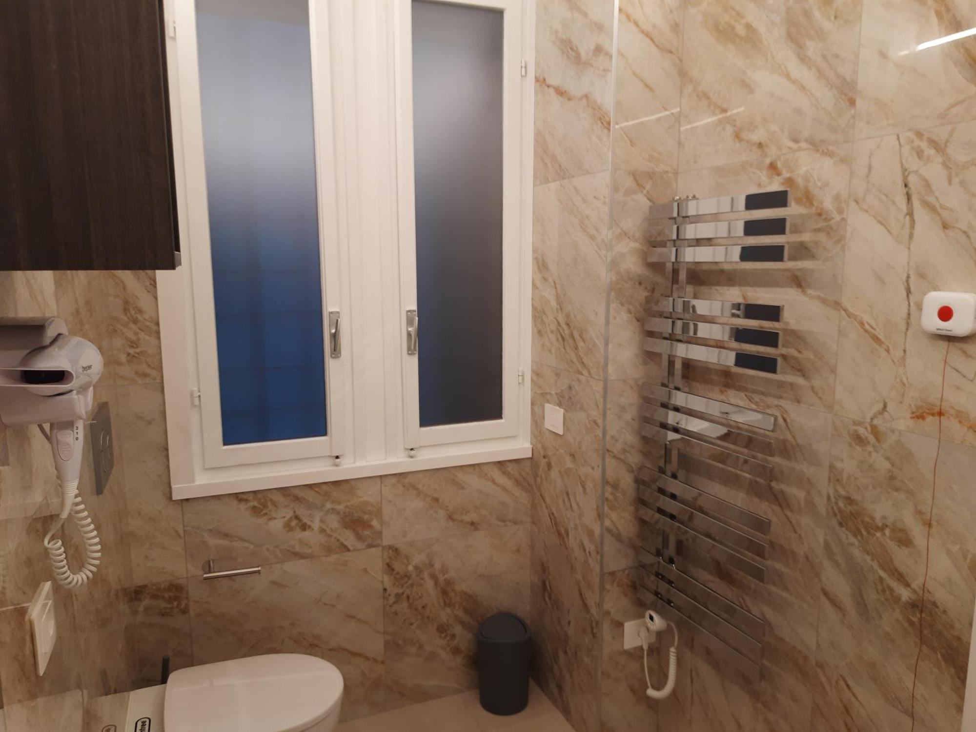 Mako Suites - Centro E Stazione Monza Room photo